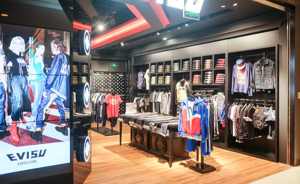 服裝店裝修哪家好，專業(yè)服裝店裝修設(shè)計(jì)